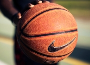  足协杯最新形势：广厦男篮高居榜首，那不勒斯强势追赶，冠军归属成迷